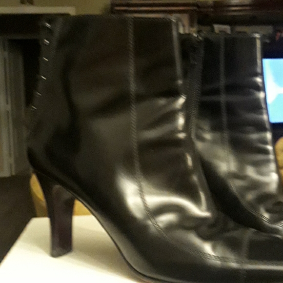 Shoes - Picture 2 of 2